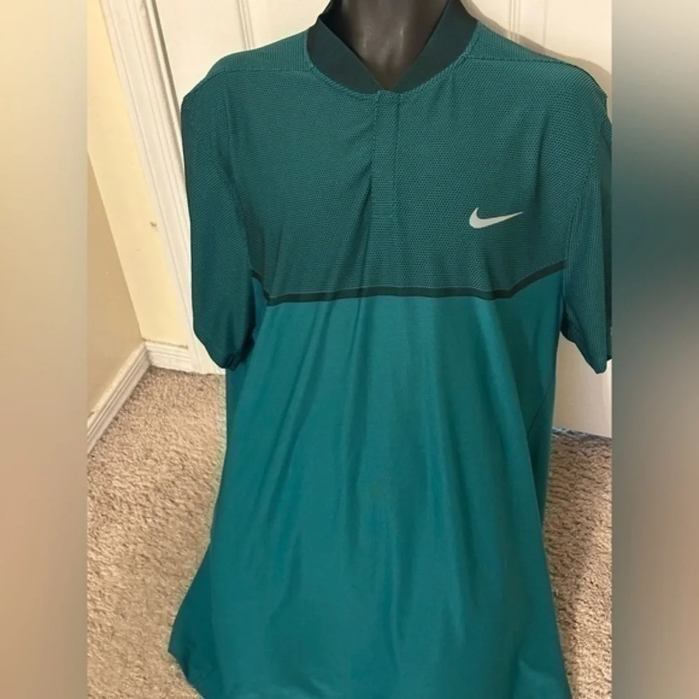 Men’s pre own Nike mock modern fit polo shirt XXL 2XL